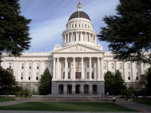 California signs equal pay pledge 