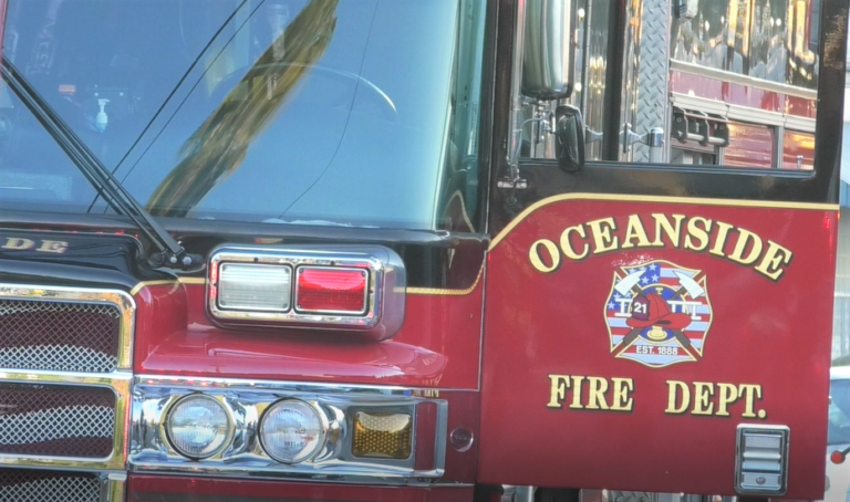 Firefighters contain brush fire near Oceanside senior center