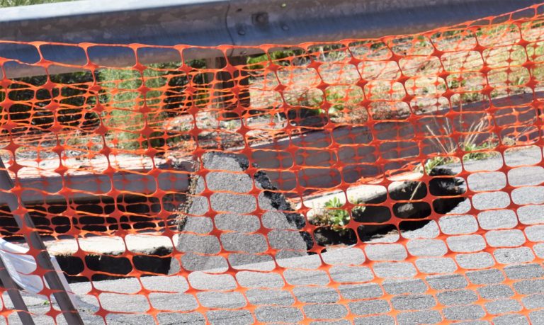 San Diego crews to repair sinkhole in Rancho Bernardo